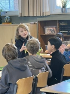 SchülerInnen bei den Juniorwahlen Kids.